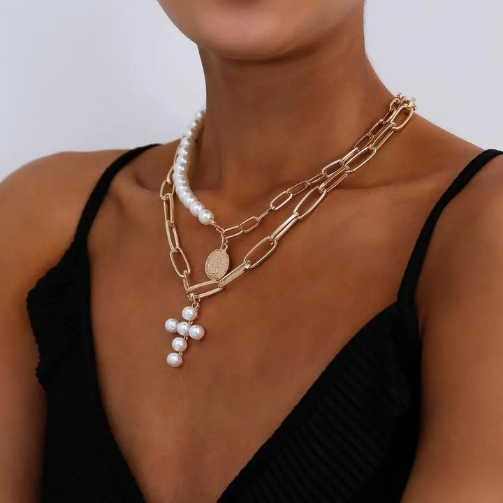 Elegant Women's Choker Necklace